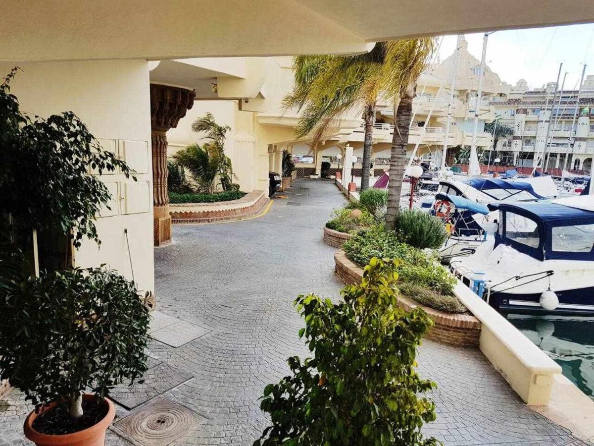Lujoso Apartamento En De La Isla De Puerto Marina Бенальмадена Экстерьер фото